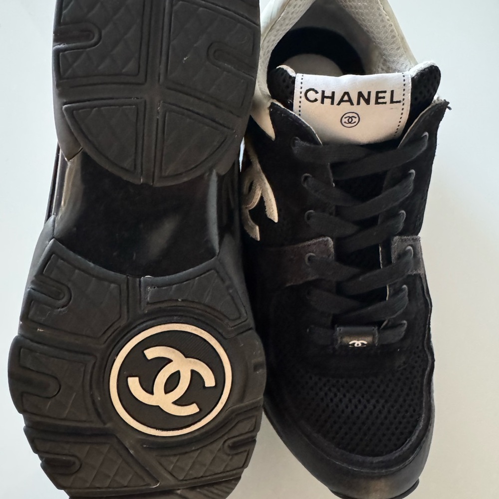 CHANEL Black and White CC Logo Athletic Sneakers SZ 39 - Picture 11 of 12